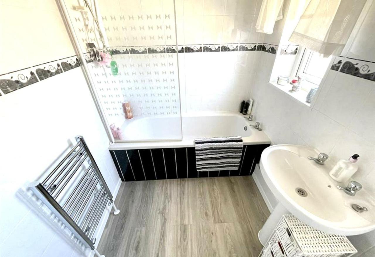 Lovely And Affordable House Closer To The Sea Hartlepool Bagian luar foto